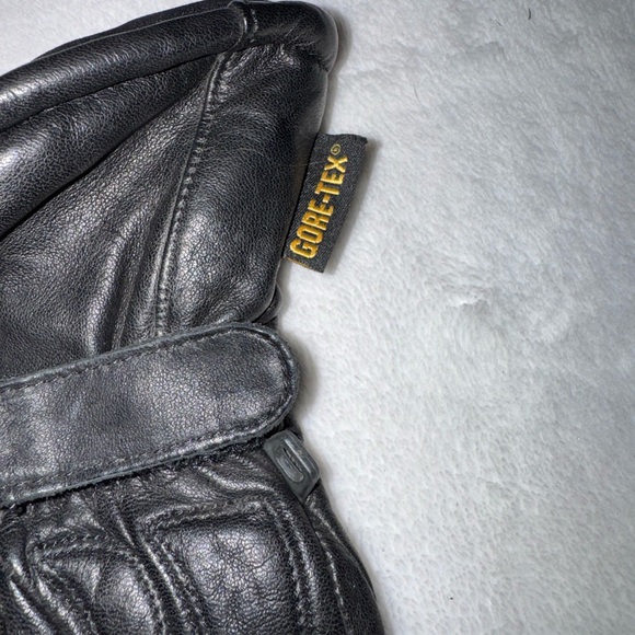 Harley-Davidson Black Leather Gloves with Red and Silver Detailing - Picture 5 of 7